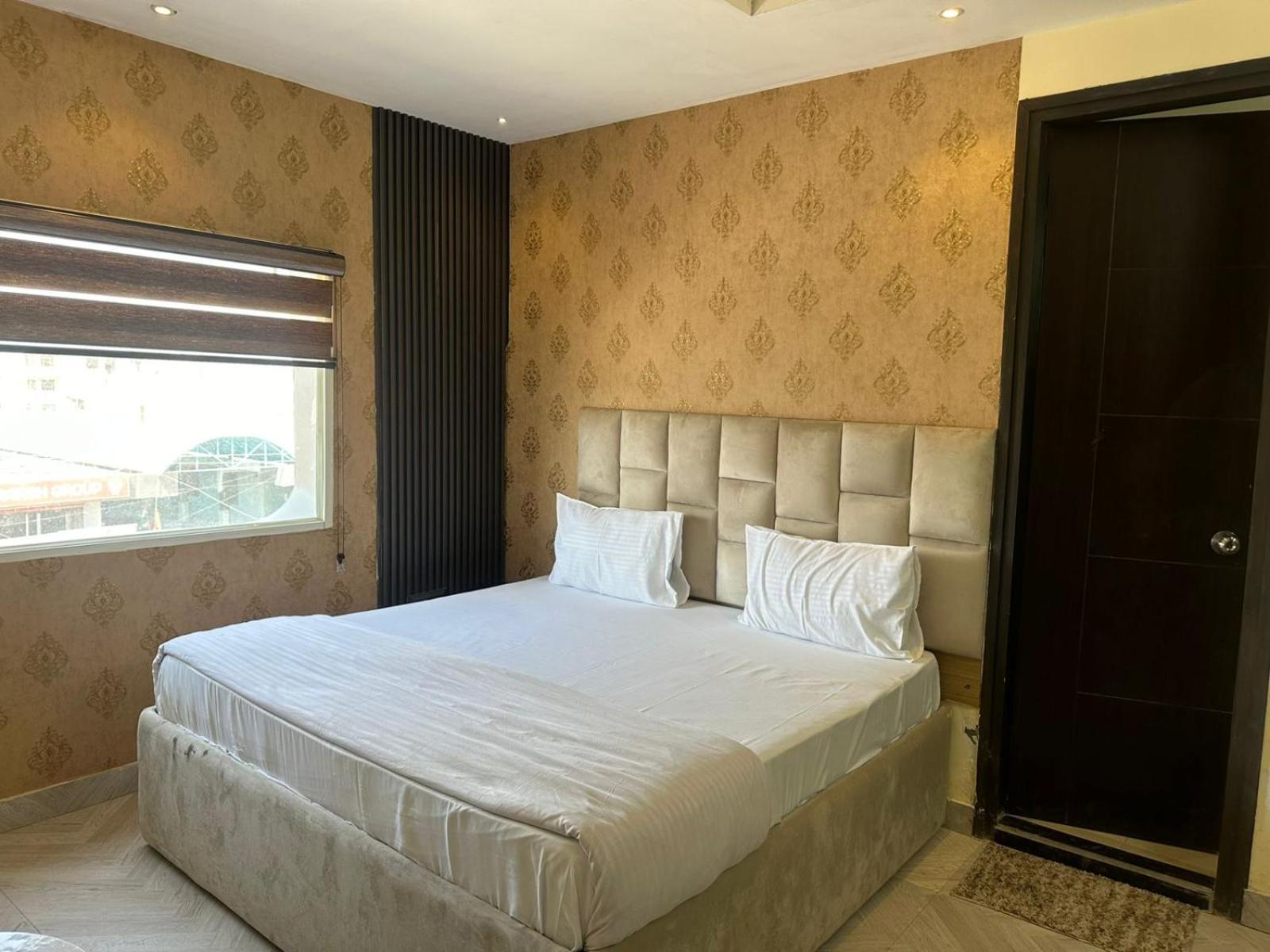 Hotel Kritika Greater Noida Exterior photo